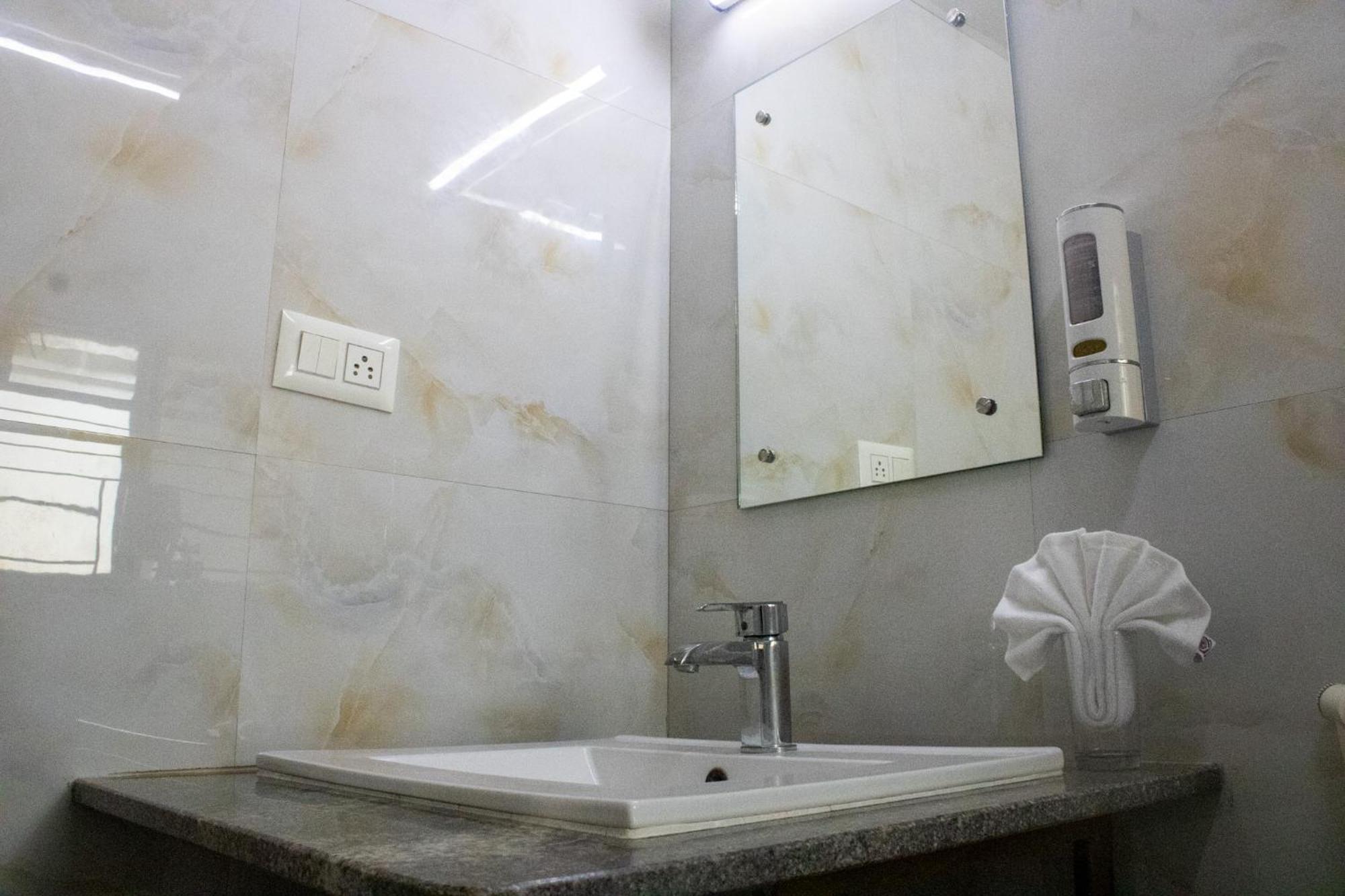 Mystic Hotel Koramangala バンガロール エクステリア 写真